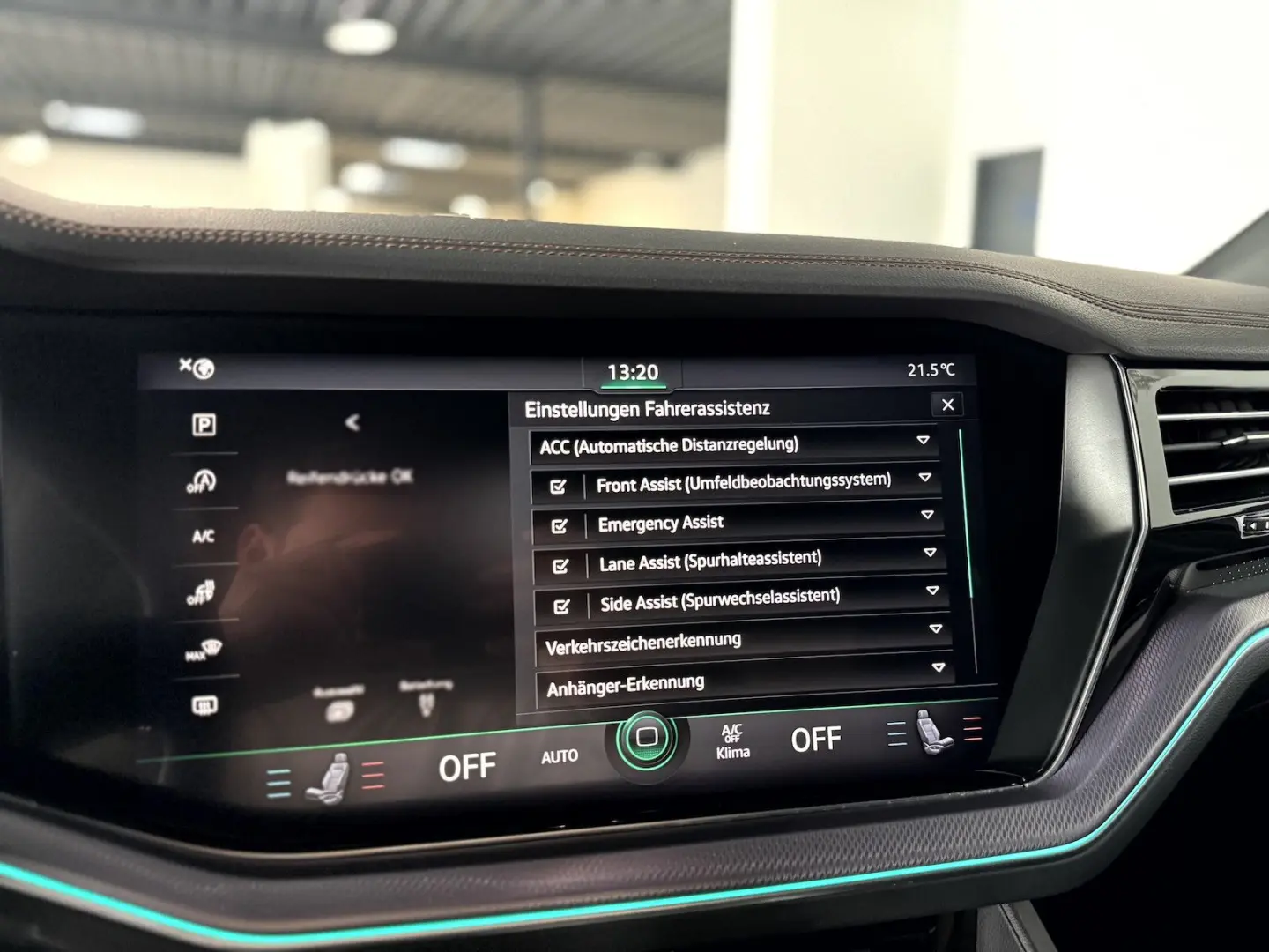 Touareg 3.0 TSI R Line One Million BlackStyle