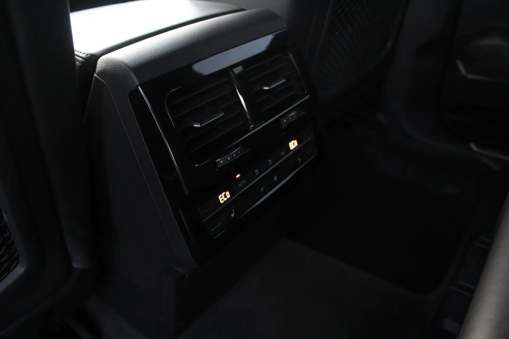 Touareg R-Line 4M Head-Up Leder Nachtsicht #855