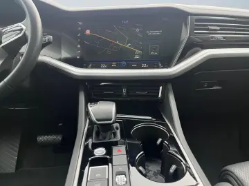 Touareg Basis 4Motion ACC PANO 1.HAND NAVI TOP