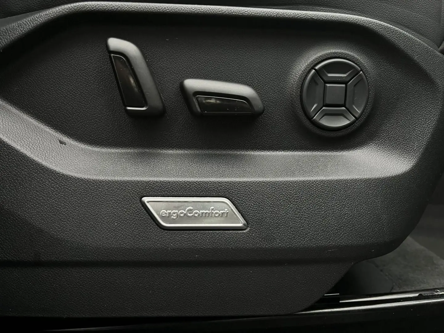 Touareg Basis 4Motion ACC PANO 1.HAND NAVI TOP