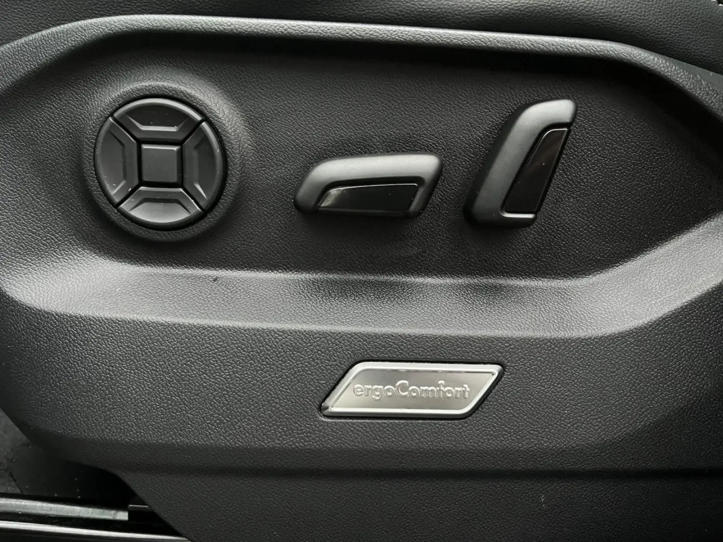 Touareg Basis 4Motion ACC PANO 1.HAND NAVI TOP