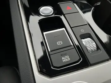 Touareg Basis 4Motion ACC PANO 1.HAND NAVI TOP