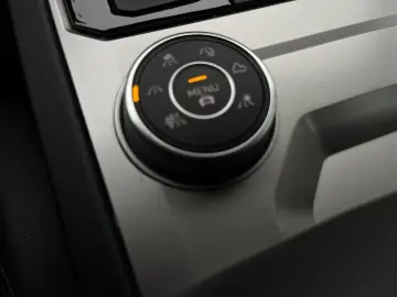 Touareg Basis 4Motion ACC PANO 1.HAND NAVI TOP