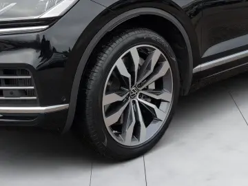Touareg 3.0 V6 eHybrid 4M AHK PANO 21  HuD 49 Gr