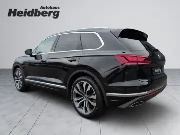 Touareg 3.0 V6 eHybrid 4M AHK PANO 21  HuD 49 Gr