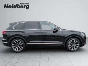 Touareg 3.0 V6 eHybrid 4M AHK PANO 21  HuD 49 Gr