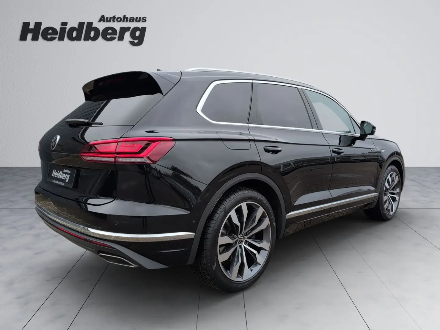 Touareg 3.0 V6 eHybrid 4M AHK PANO 21  HuD 49 Gr