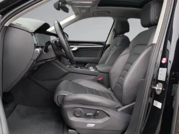 Touareg 3.0 V6 eHybrid 4M AHK PANO 21  HuD 49 Gr