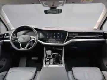 Touareg 3.0 V6 eHybrid 4M AHK PANO 21  HuD 49 Gr