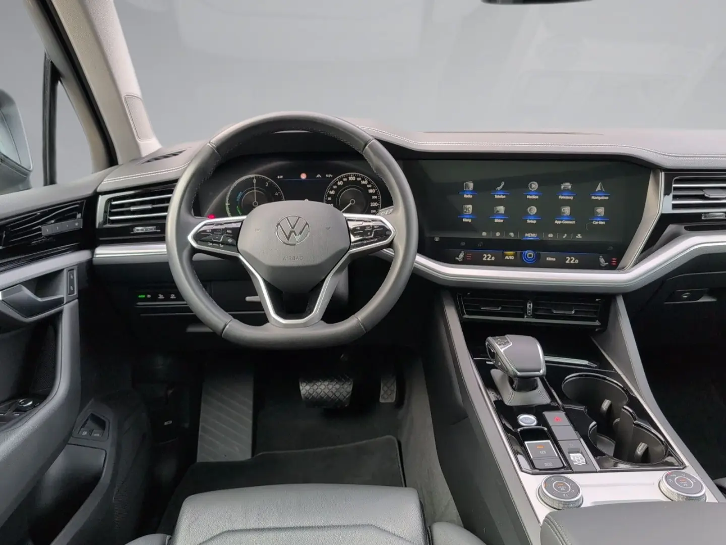 Touareg 3.0 V6 eHybrid 4M AHK PANO 21  HuD 49 Gr