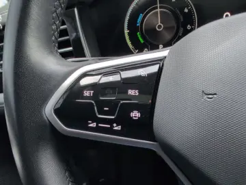 Touareg 3.0 V6 eHybrid 4M AHK PANO 21  HuD 49 Gr