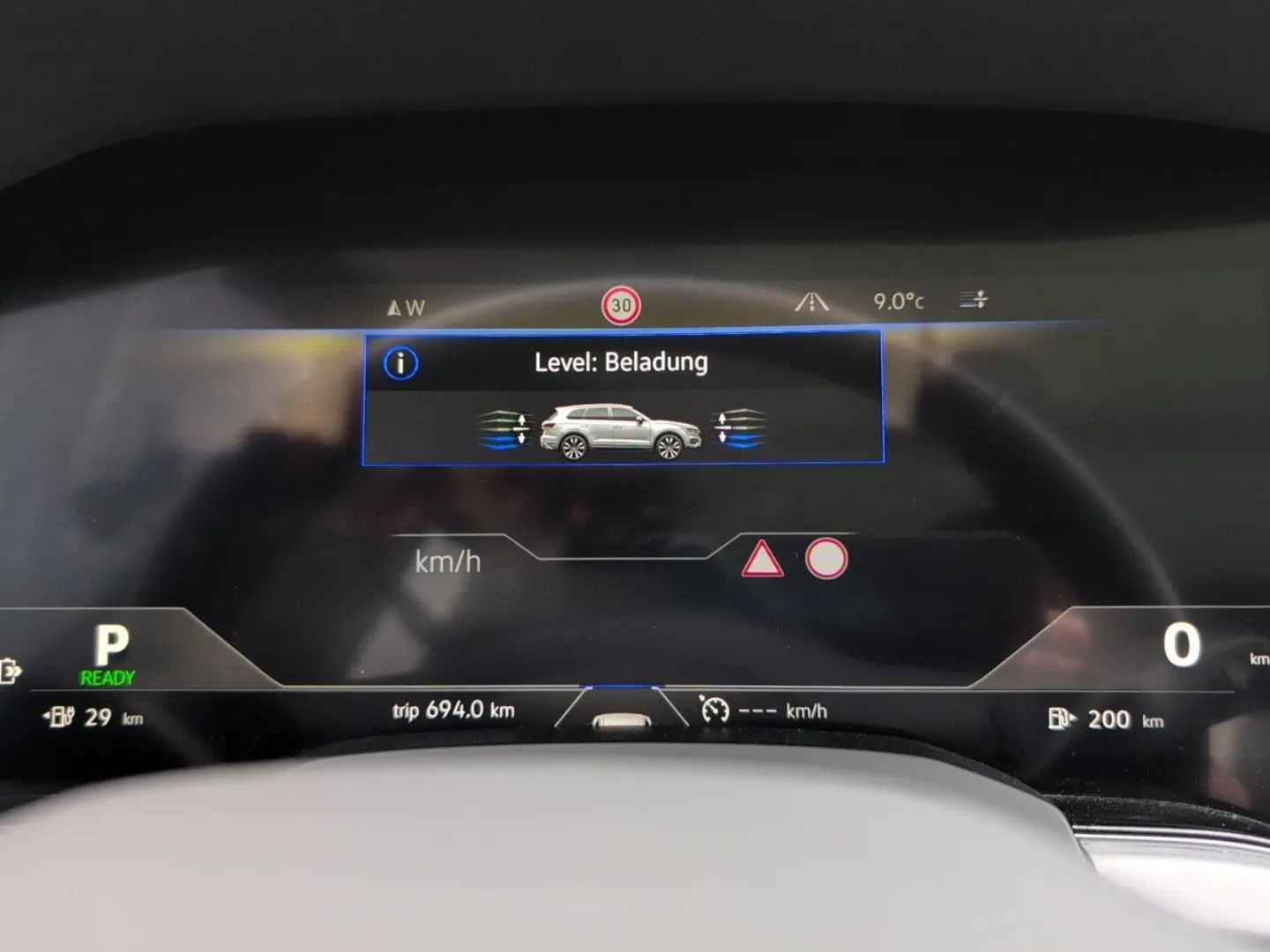 Touareg 3.0 V6 eHybrid 4M AHK PANO 21  HuD 49 Gr