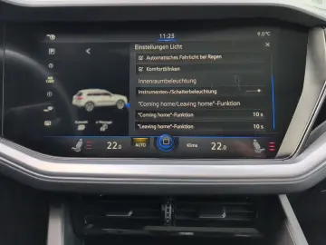 Touareg 3.0 V6 eHybrid 4M AHK PANO 21  HuD 49 Gr