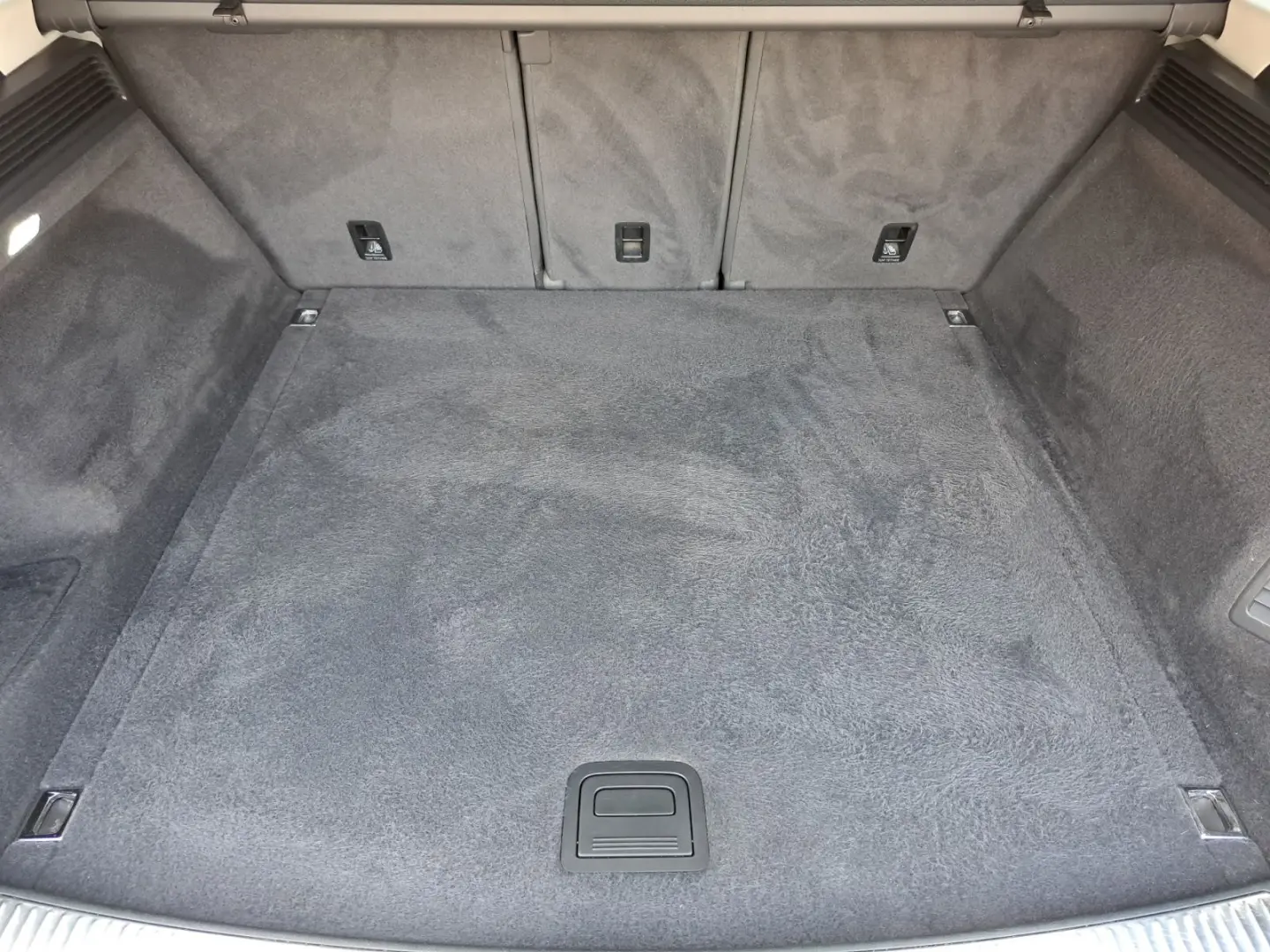 Touareg Elegance V6 3.0 TDI tiptr. 4Motion PANO