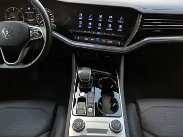 Touareg Elegance V6 3.0 TDI tiptr. 4Motion PANO