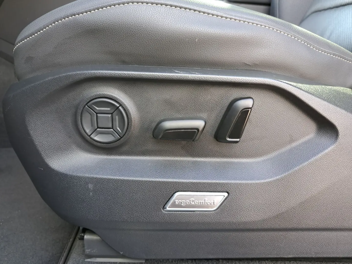 Touareg Elegance V6 3.0 TDI tiptr. 4Motion PANO