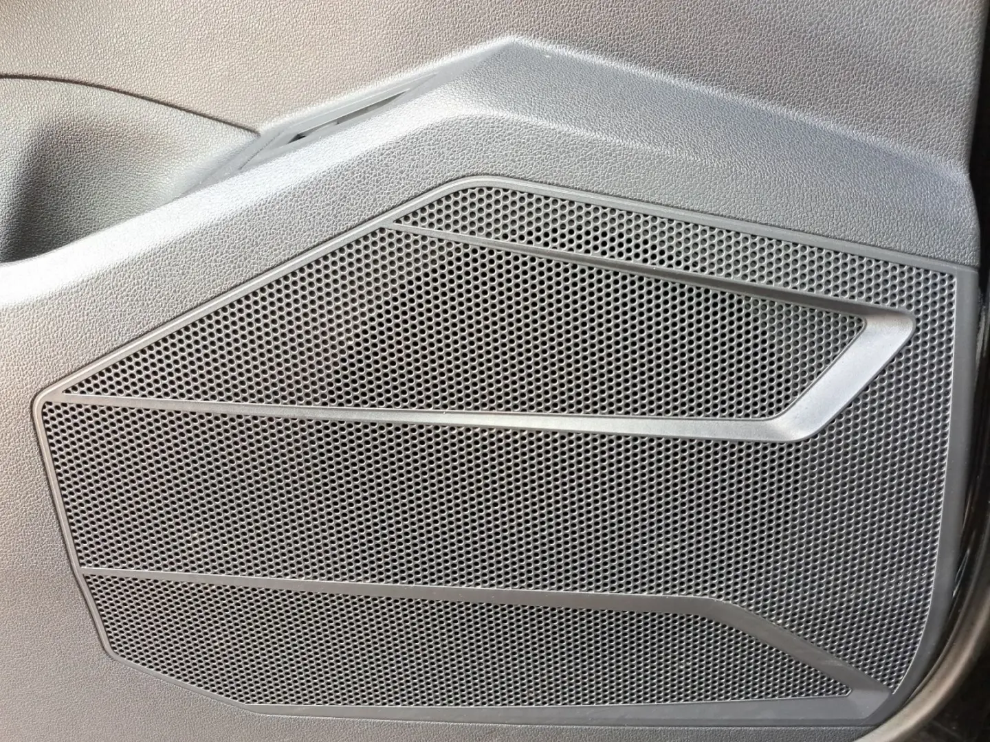 Touareg Elegance V6 3.0 TDI tiptr. 4Motion PANO