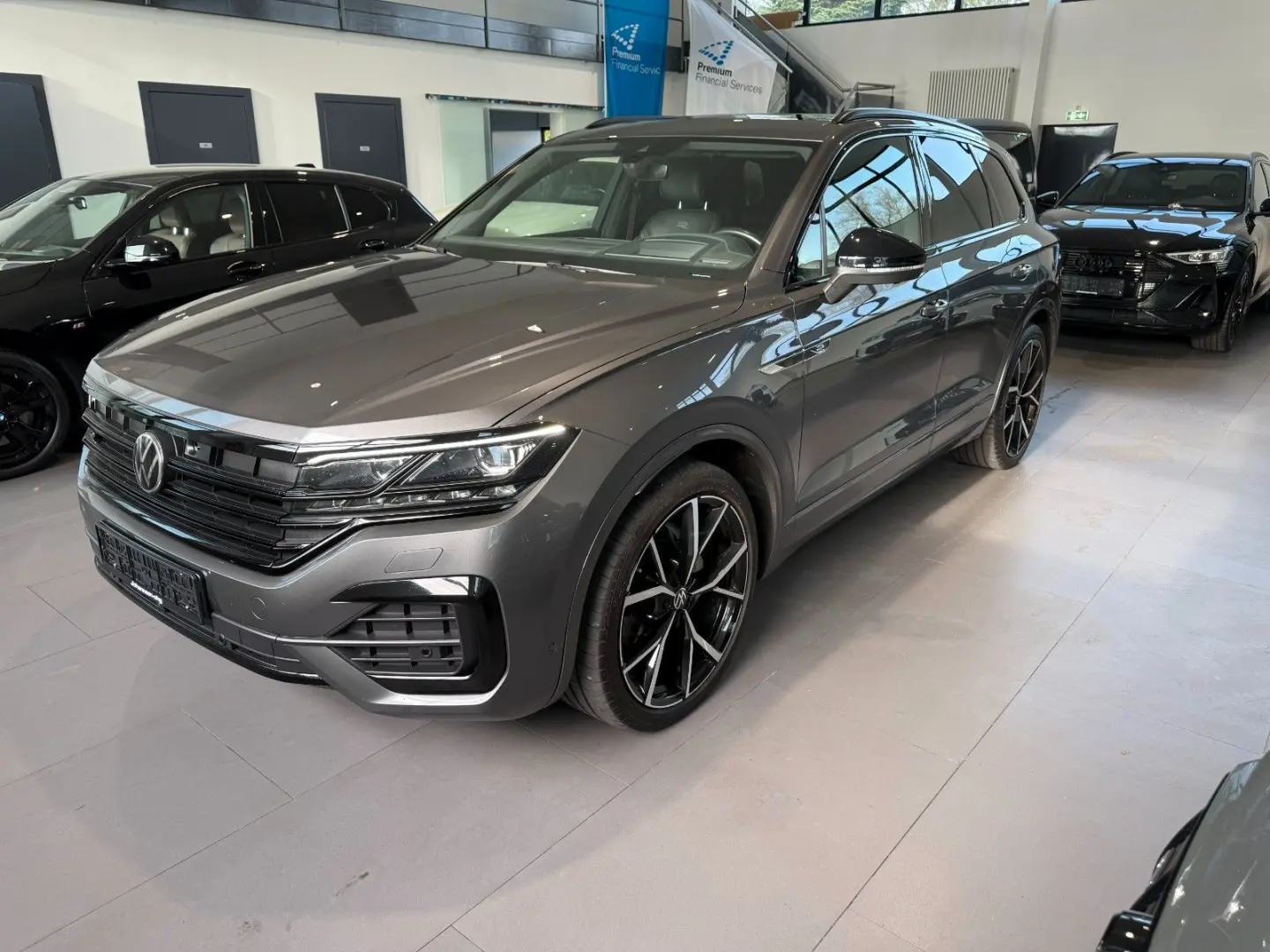 Touareg R-Line 4M MATRIX 360  DYN PANO STHZ AHK