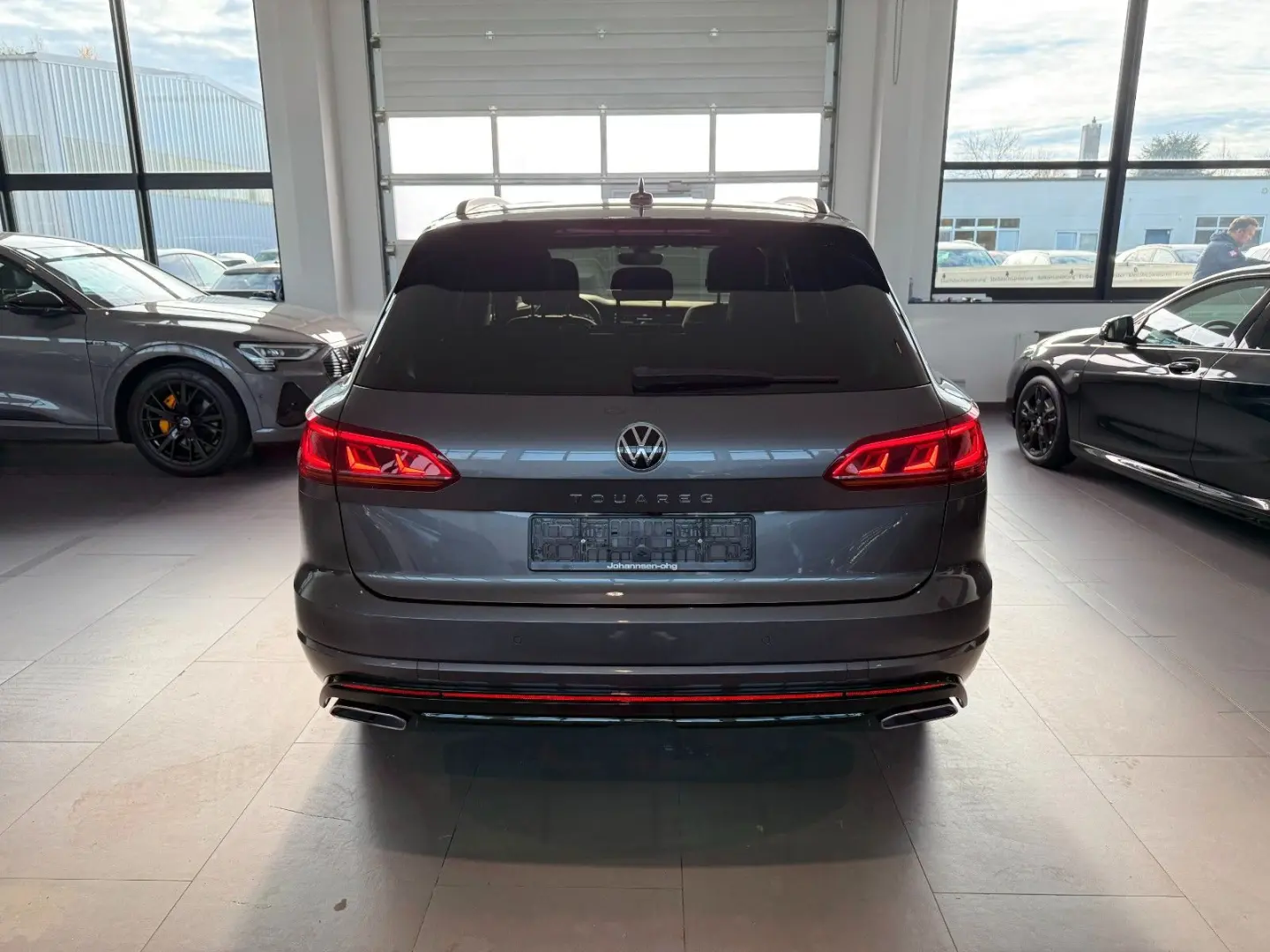 Touareg R-Line 4M MATRIX 360  DYN PANO STHZ AHK