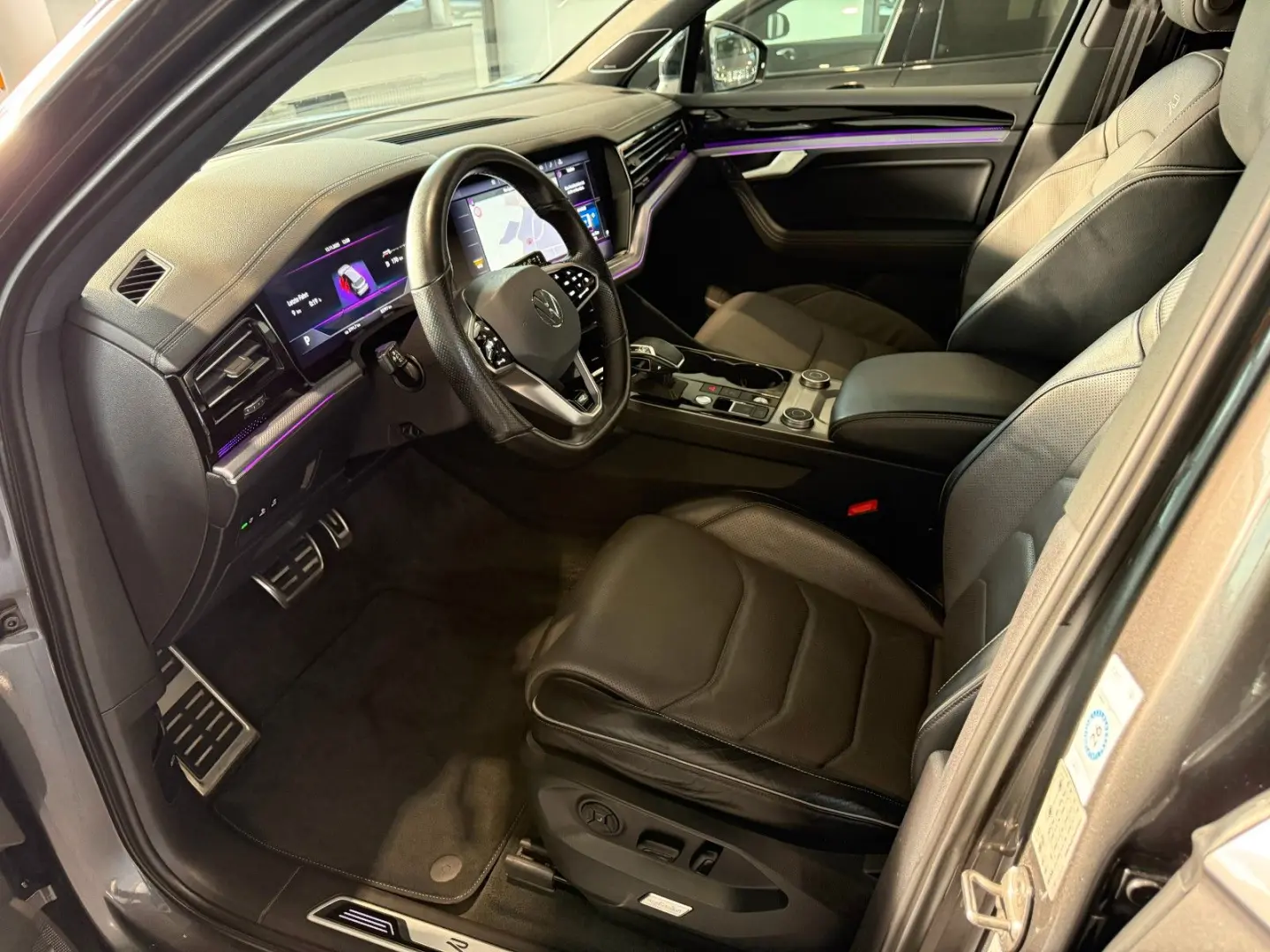 Touareg R-Line 4M MATRIX 360  DYN PANO STHZ AHK