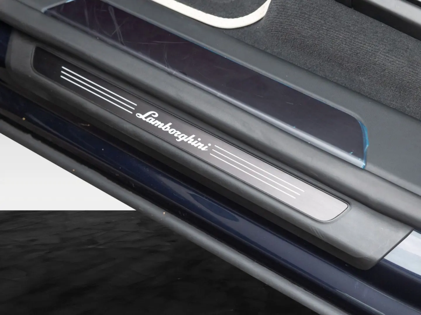 Urus SE   Viola Galaxias   Akrapovic   PPF