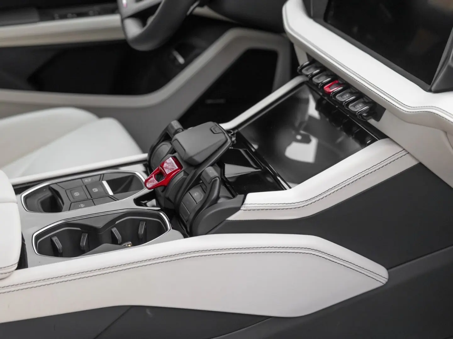 Urus SE   Viola Galaxias   Akrapovic   PPF