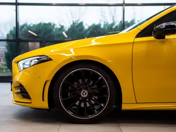 Mercedes-Benz Clasa A 200 AMG Line