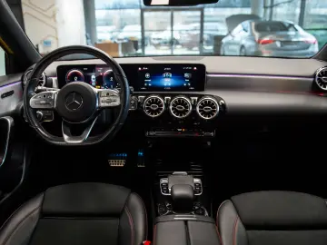 Mercedes-Benz Clasa A 200 AMG Line