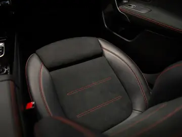 Mercedes-Benz Clasa A 200 AMG Line