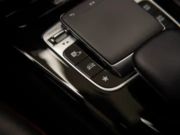 Mercedes-Benz Clasa A 200 AMG Line