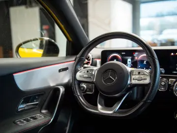 Mercedes-Benz Clasa A 200 AMG Line