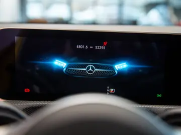 Mercedes-Benz Clasa A 200 AMG Line