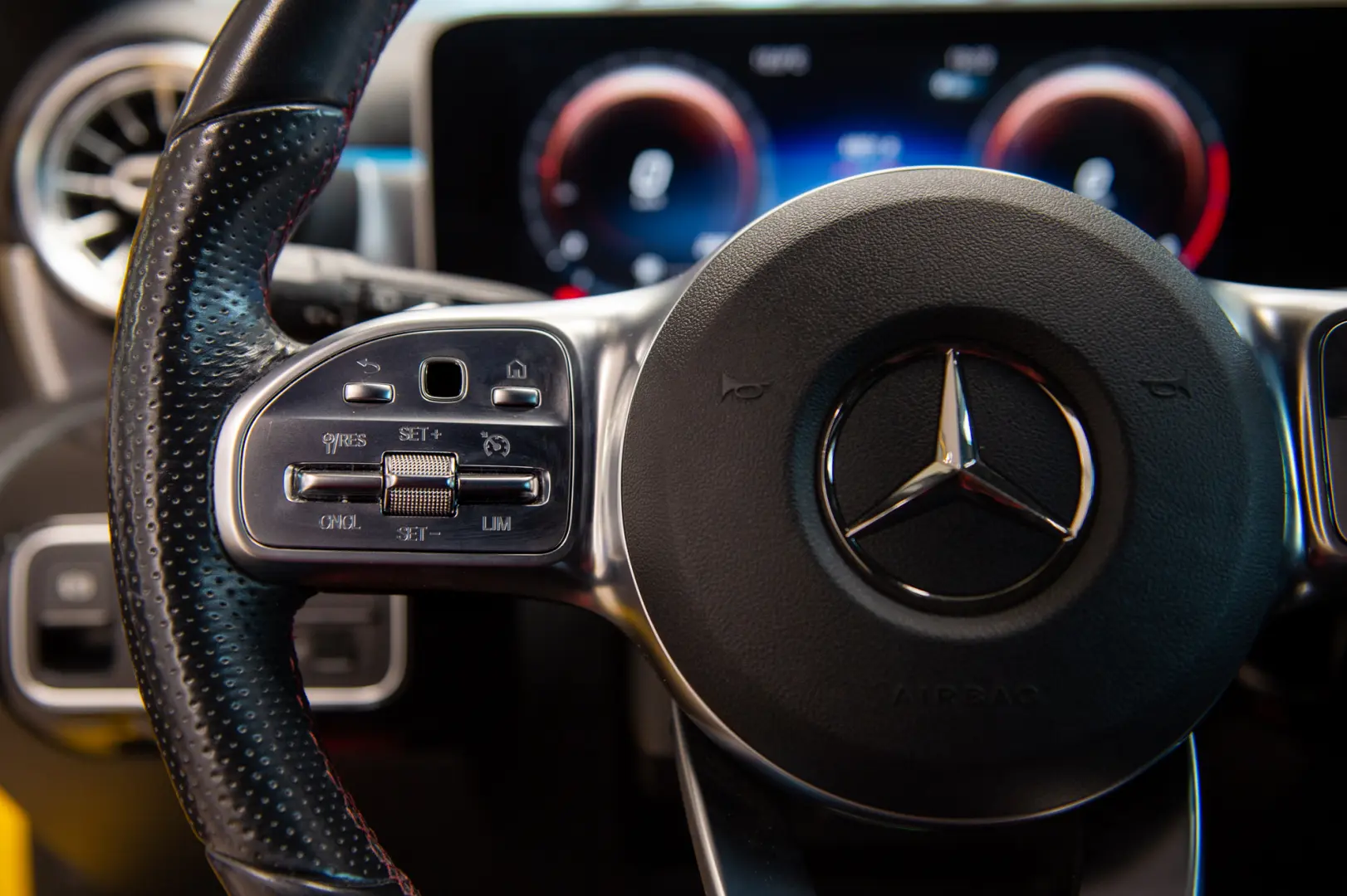 Mercedes-Benz Clasa A 200 AMG Line