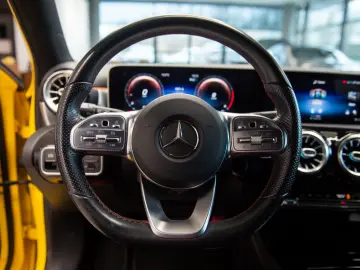 Mercedes-Benz Clasa A 200 AMG Line