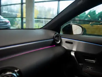 Mercedes-Benz Clasa A 200 AMG Line