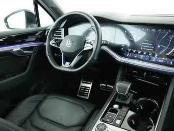 Touareg 3.0 V6 TSI R eHybrid 4M  AHK Matrix ACC