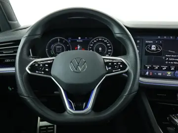 Touareg 3.0 V6 TSI R eHybrid 4M  AHK Matrix ACC