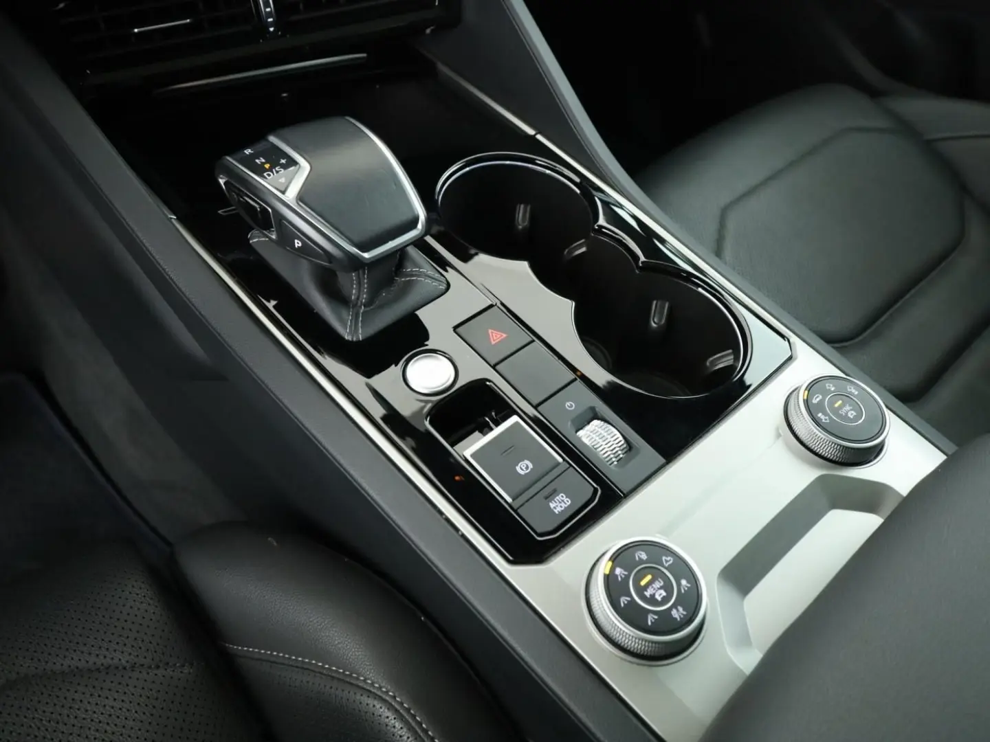 Touareg 3.0 V6 TSI R eHybrid 4M  AHK Matrix ACC