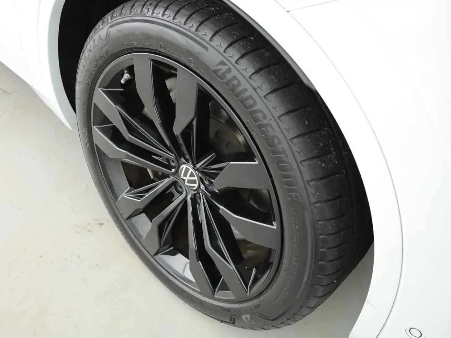 Touareg 3.0 V6 TSI R eHybrid 4M  AHK Matrix ACC