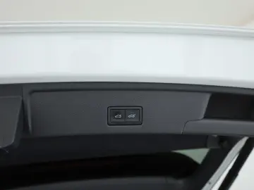 Touareg 3.0 V6 TSI R eHybrid 4M  AHK Matrix ACC