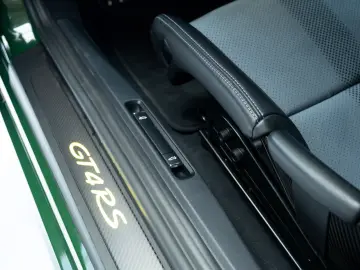 Porsche 718 GT4 RS