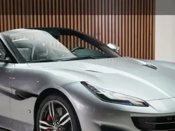 Portofino LED Carbon JBL 360  Kamera Alcantara