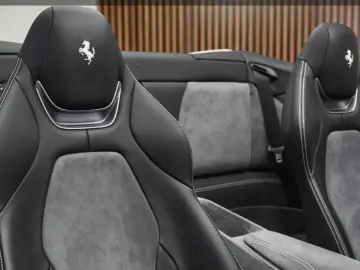 Portofino LED Carbon JBL 360  Kamera Alcantara