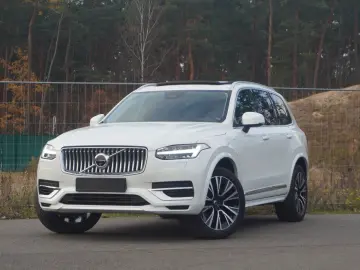 XC90 T8 Ultra Bright Hybrid Pano 360 HuD AHK TWA