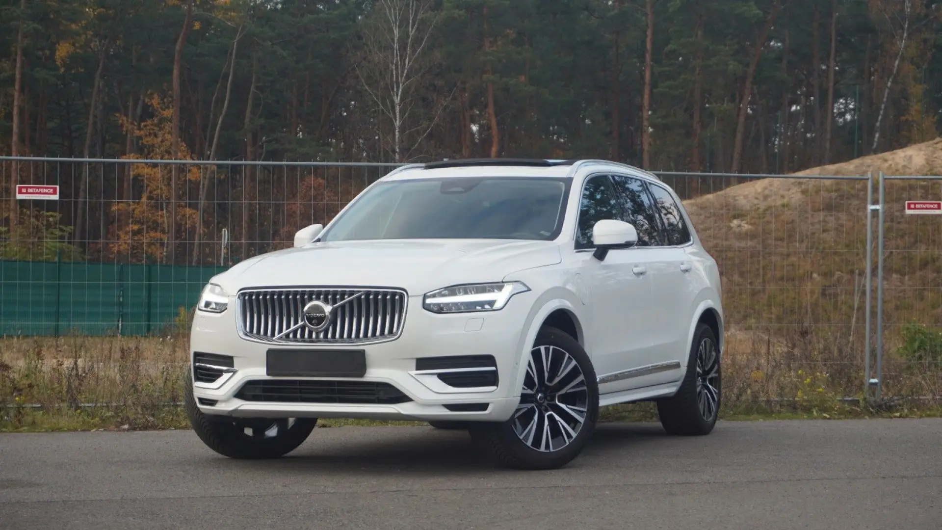 XC90 T8 Ultra Bright Hybrid Pano 360 HuD AHK TWA