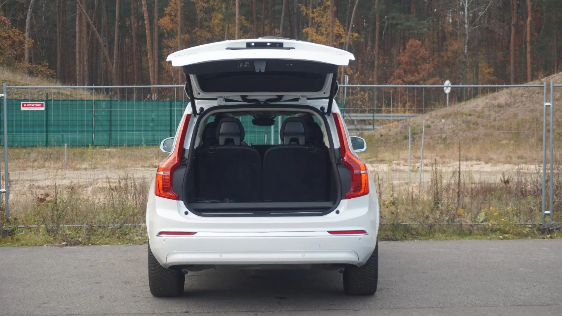 XC90 T8 Ultra Bright Hybrid Pano 360 HuD AHK TWA