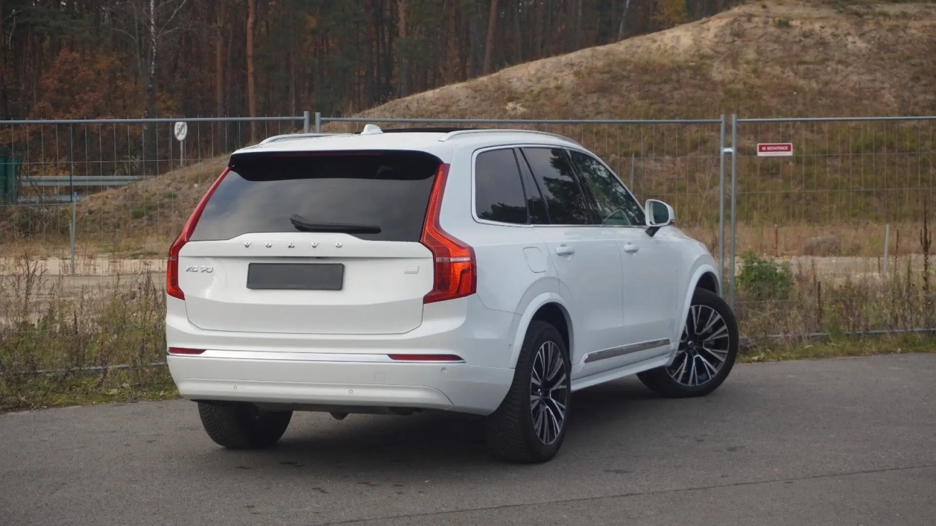 XC90 T8 Ultra Bright Hybrid Pano 360 HuD AHK TWA