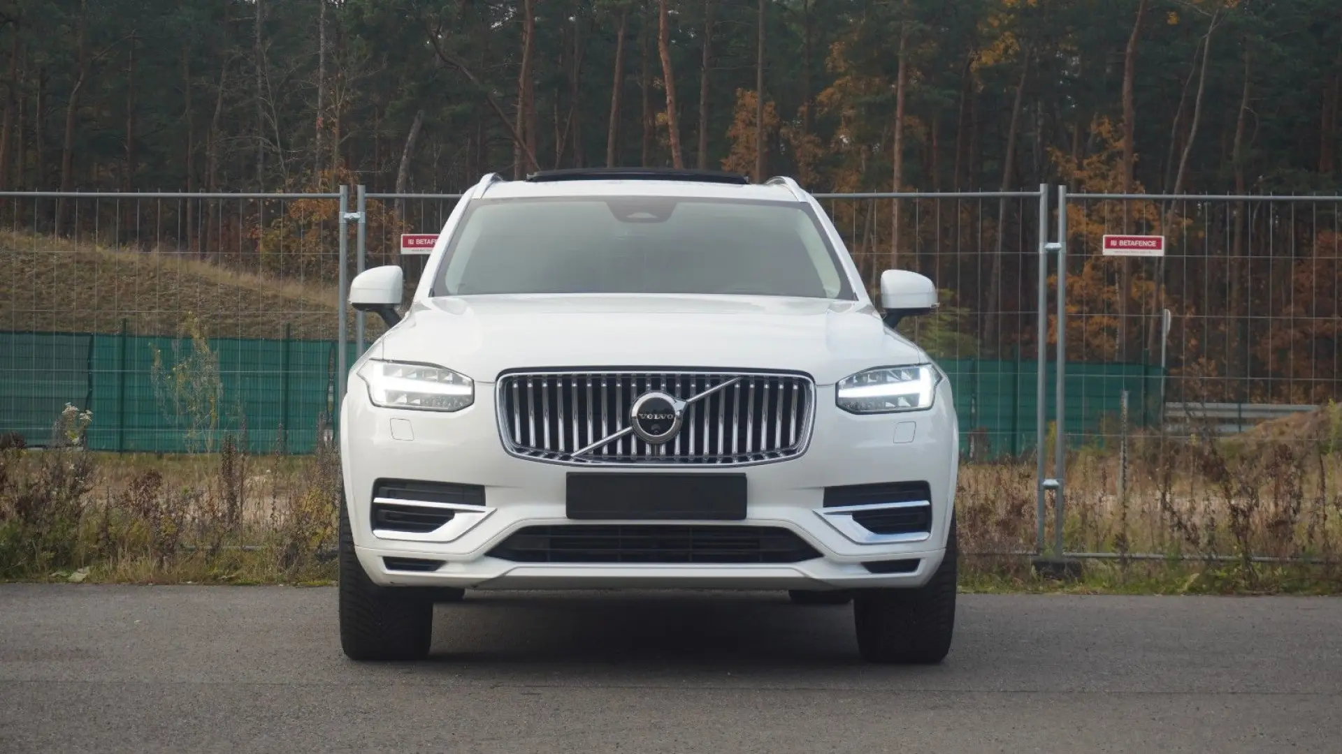 XC90 T8 Ultra Bright Hybrid Pano 360 HuD AHK TWA