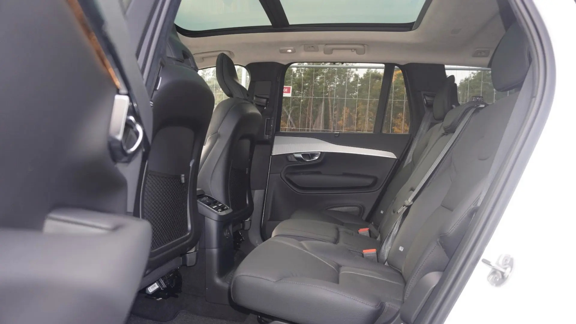 XC90 T8 Ultra Bright Hybrid Pano 360 HuD AHK TWA