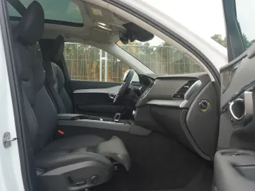 XC90 T8 Ultra Bright Hybrid Pano 360 HuD AHK TWA